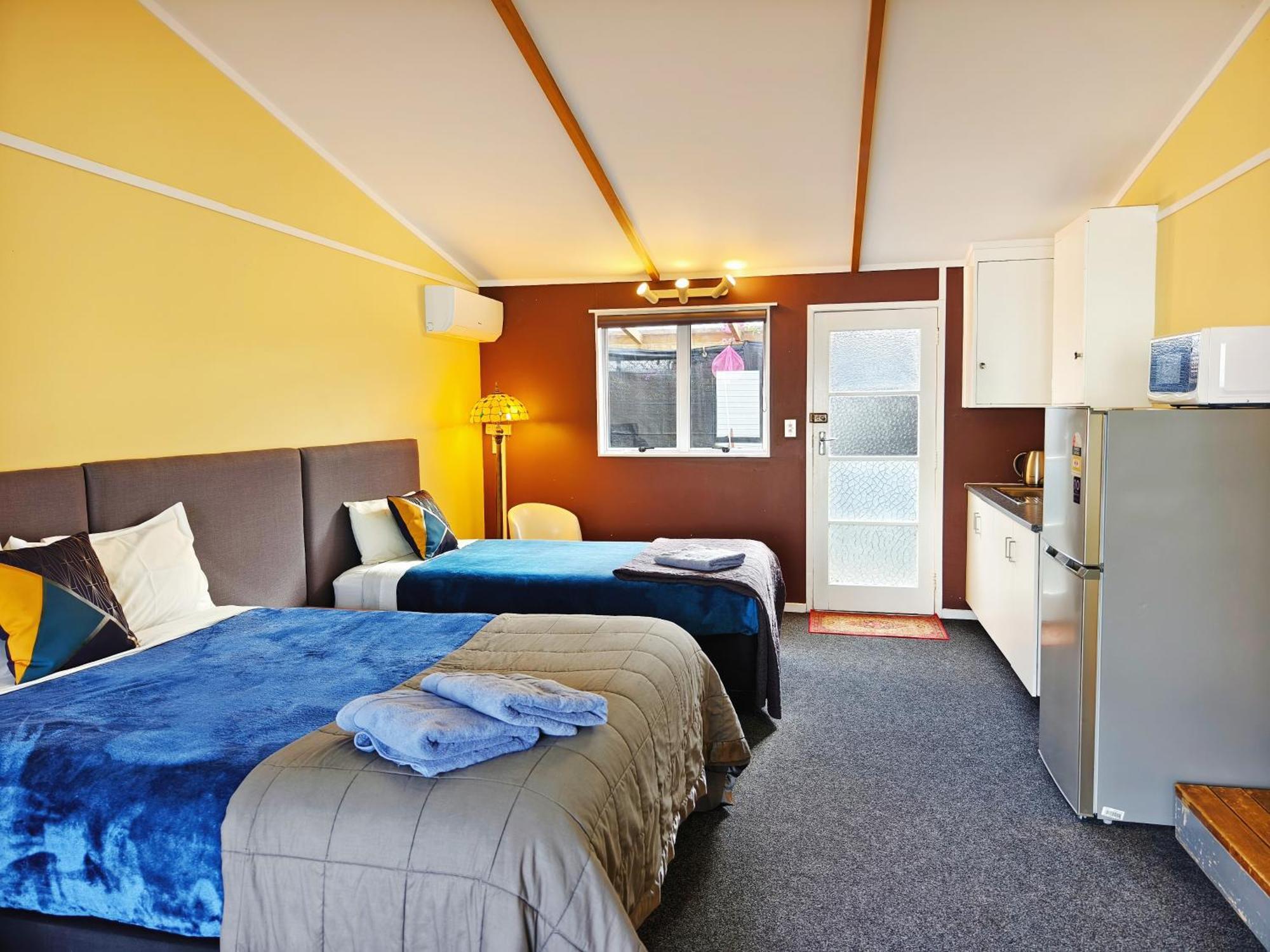 Parakai Geothermal Motel Exterior photo