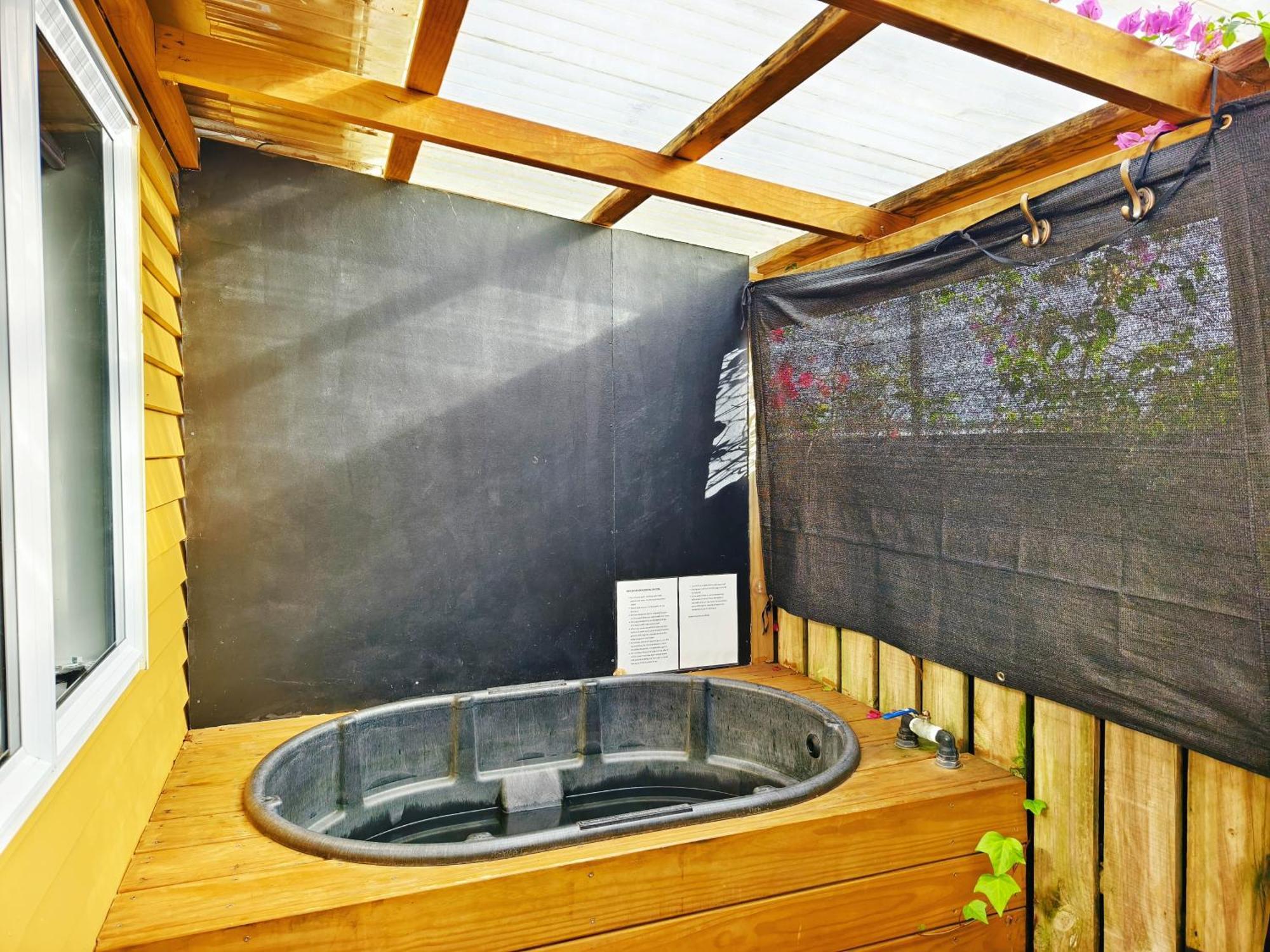 Parakai Geothermal Motel Exterior photo